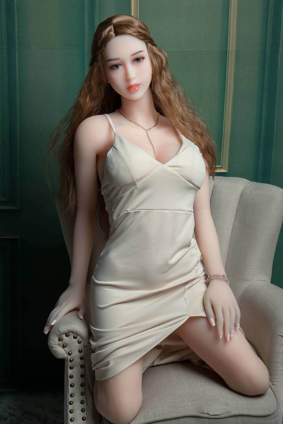 Āzijas blondīne nobriedusi seksa lelle - Džuljeta