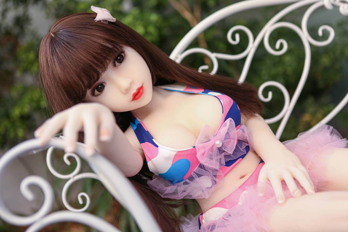 Small Sex Doll young girl doll