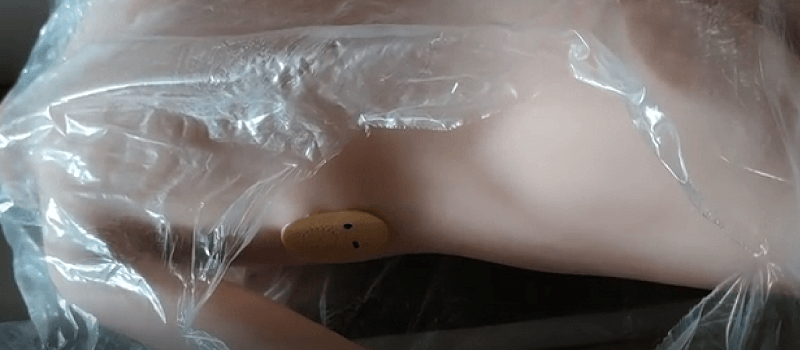 128 cm sexdukke med flat bryst - Yuka