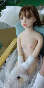 Boneca sexual de peito chato